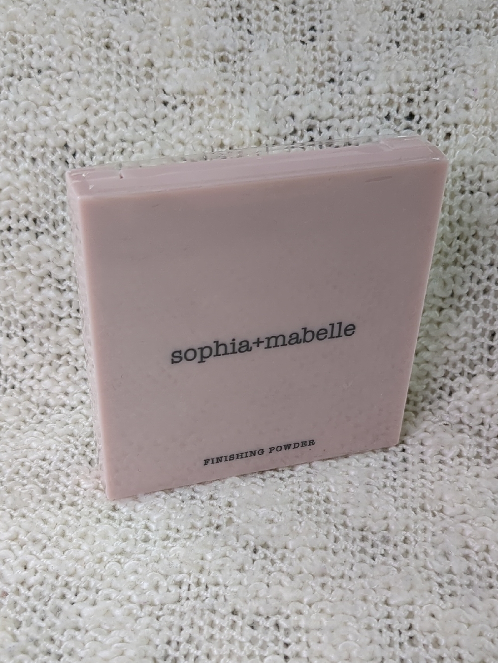 sophia+mabelle Finishing Powder in Almond Whispered, 6.7g/0.23oz